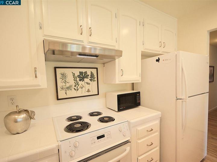 103 Rolling Green Cir, Pleasant Hill, CA, 94523 Townhouse. Photo 12 of 26