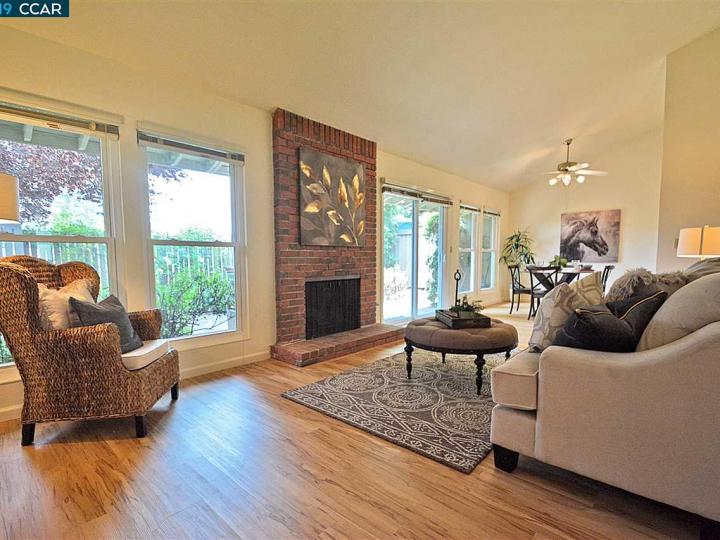 103 Rolling Green Cir, Pleasant Hill, CA, 94523 Townhouse. Photo 3 of 26