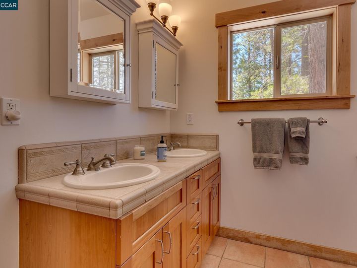 13381 Falcon Point Pl, Truckee, CA | North Lake Tahoe. Photo 18 of 27