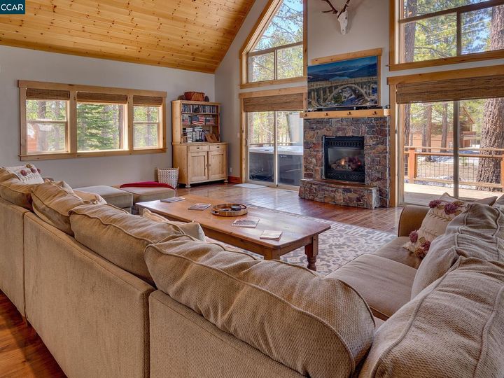 13381 Falcon Point Pl, Truckee, CA | North Lake Tahoe. Photo 6 of 27