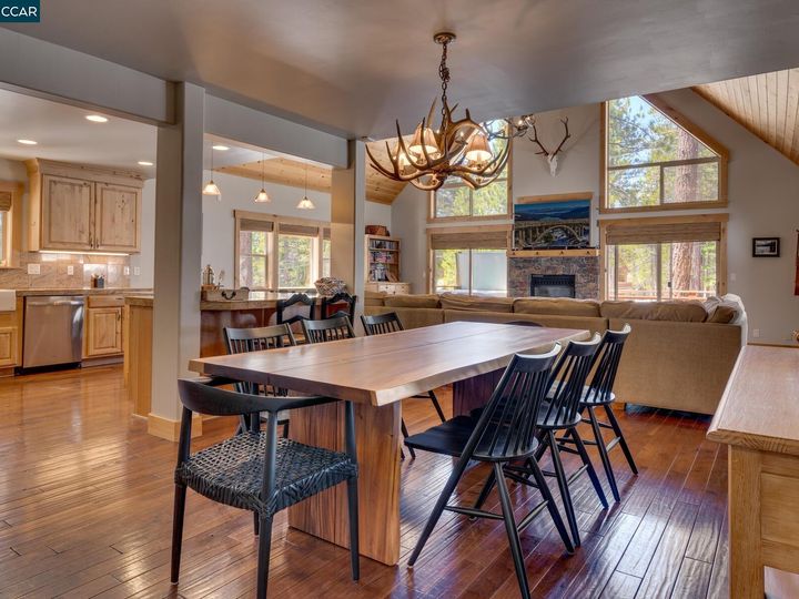 13381 Falcon Point Pl, Truckee, CA | North Lake Tahoe. Photo 9 of 27