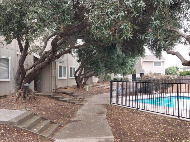 14473 Kings Ct, San Leandro, CA, 94578 Townhouse. Photo 4 of 31