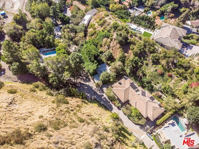 1450 Benedict Canyon Dr, Beverly Hills, CA | . Photo 26 of 29
