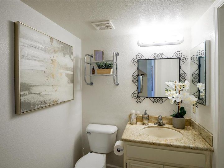 151 Margo Dr #2, Mountain View, CA, 94041 Townhouse. Photo 19 of 40