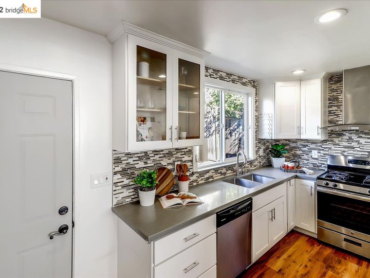 1542 E 31st St, Oakland, CA | Highland Heights. Photo 16 of 38