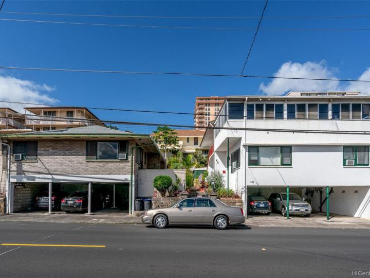 1542 Thurston Ave Honolulu HI Multi-family home. Photo 1 of 1
