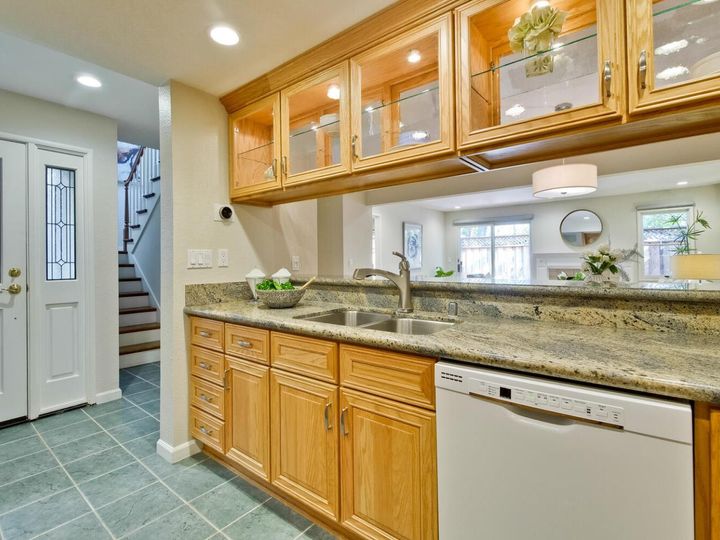 159 Redding Rd, Campbell, CA, 95008 Townhouse. Photo 11 of 33