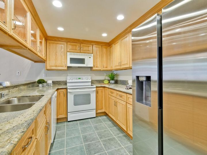 159 Redding Rd, Campbell, CA, 95008 Townhouse. Photo 8 of 33