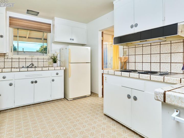 1609 Russ Ave, San Leandro, CA | Lower Bal. Photo 12 of 32