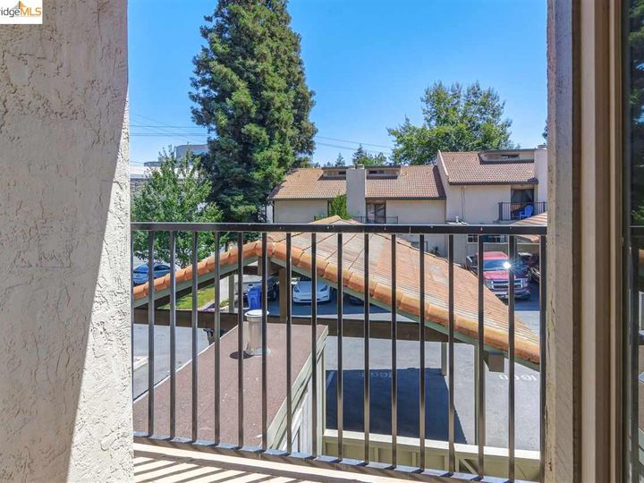 1668 Parkside Dr, Walnut Creek, CA, 94597 Townhouse. Photo 19 of 29