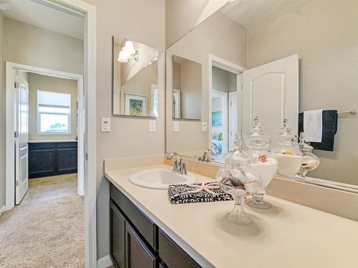 1698 Kyle Dayton Dr, Tracy, CA | Central Tracy. Photo 30 of 60