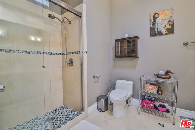 1720 Granville Ave #5, Los Angeles, CA, 90025 Townhouse. Photo 27 of 34