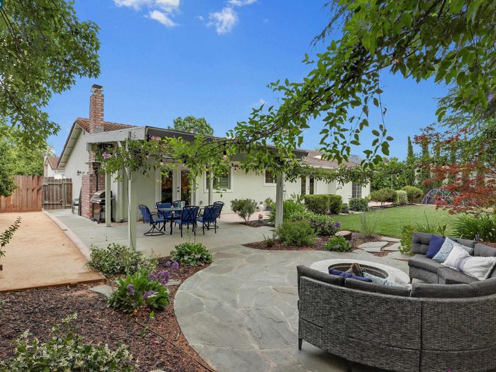 1833 Leo Ln, Concord, CA | Ayers Ranch. Photo 1 of 39