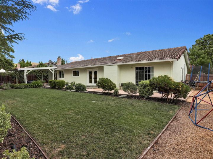1833 Leo Ln, Concord, CA | Ayers Ranch. Photo 37 of 39
