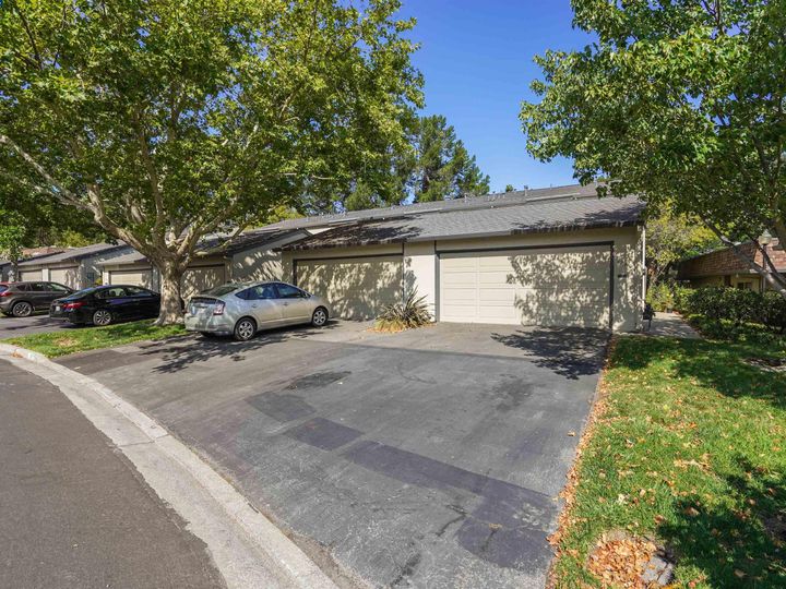 1860 Cannon Dr, Walnut Creek, CA, 94597 Townhouse. Photo 3 of 40