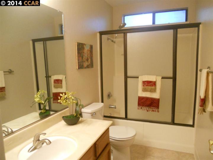 2 Donegal Way, Martinez, CA, 94553 Townhouse. Photo 15 of 25