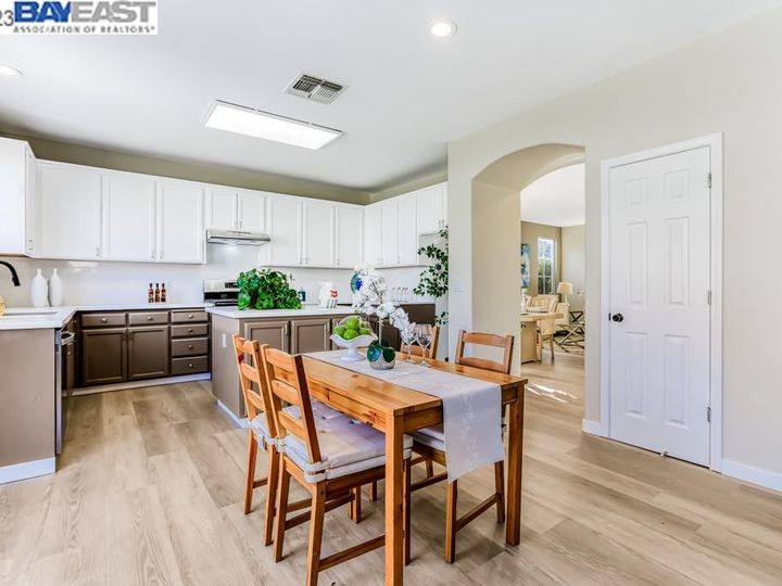2044 Rochester Ct, Tracy, CA | Central Tracy. Photo 19 of 57