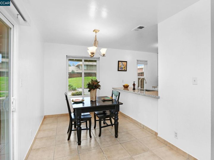 2071 Olivera Rd #A, Concord, CA, 94520 Townhouse. Photo 8 of 19