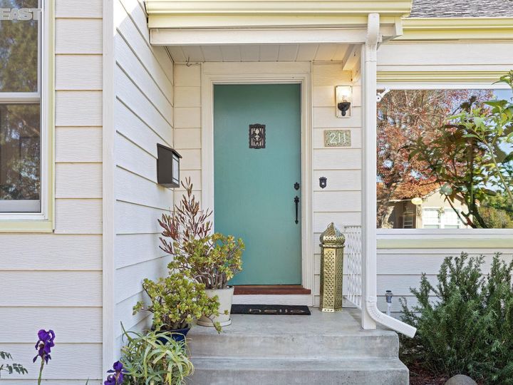 211 Campbell Ave, Vallejo, CA | . Photo 3 of 40