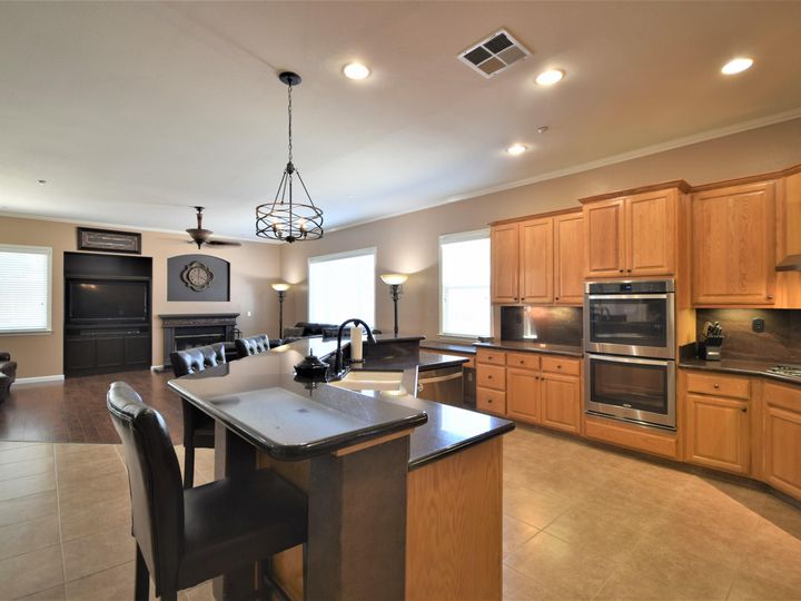 2165 Gold Poppy Ct, Brentwood, CA | Sterling Preserve. Photo 13 of 40