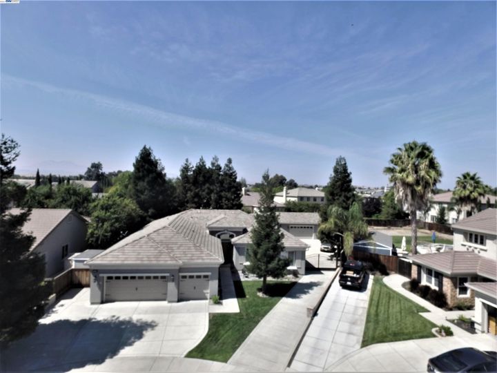2165 Gold Poppy Ct, Brentwood, CA | Sterling Preserve. Photo 38 of 40