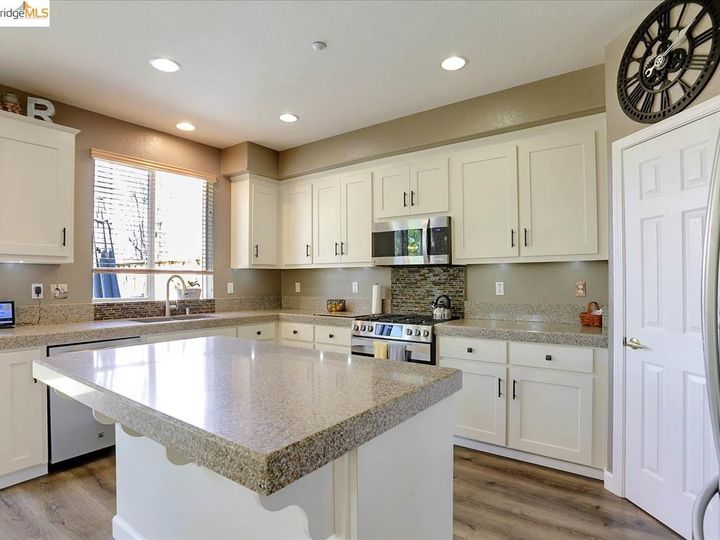 2267 Montecito Ct, Brentwood, CA | Brentwood Hills. Photo 12 of 39