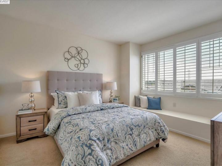 23278 Canyon Terrace Dr, Castro Valley, CA, 94552 Townhouse. Photo 13 of 31