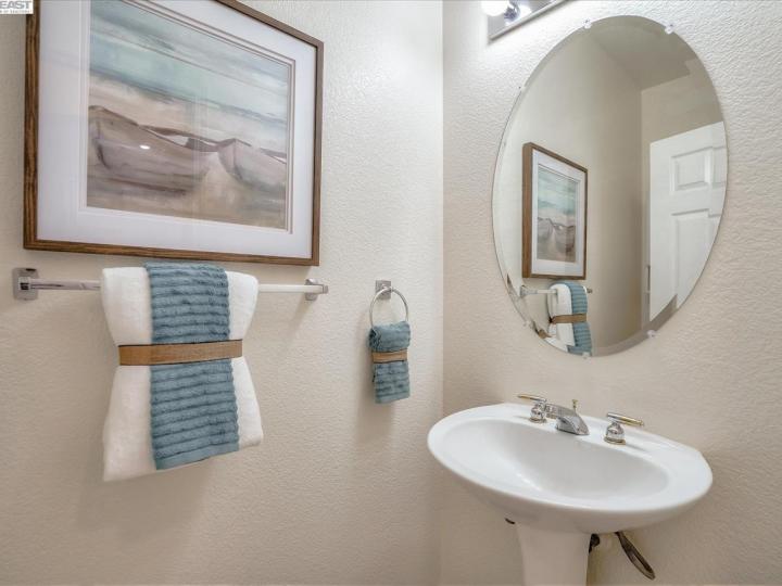 23278 Canyon Terrace Dr, Castro Valley, CA, 94552 Townhouse. Photo 21 of 31