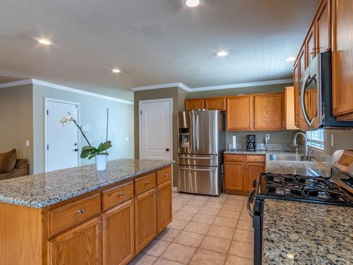 2351 Driftwood Ct, Hollister, CA | . Photo 13 of 40