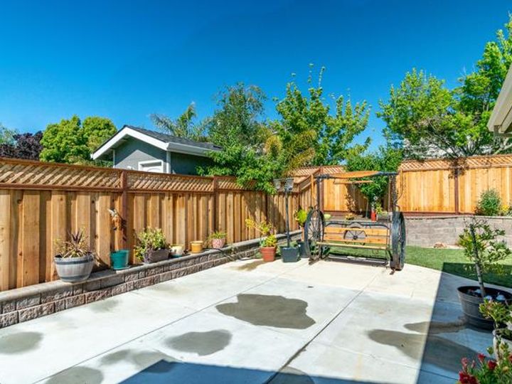 2351 Driftwood Ct, Hollister, CA | . Photo 36 of 40