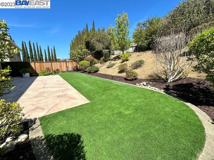 25536 Crestfield Dr, Castro Valley, CA | 5 Canyons. Photo 16 of 49
