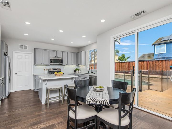 2928 Dahlia Ct, Brentwood, CA | Brentwood Park. Photo 12 of 44