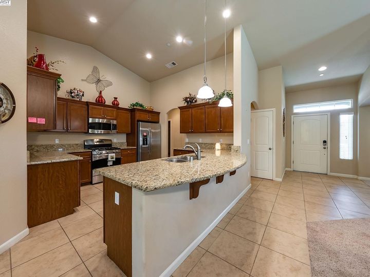 3075 N Carriage Ave, Fresno, CA | . Photo 11 of 40