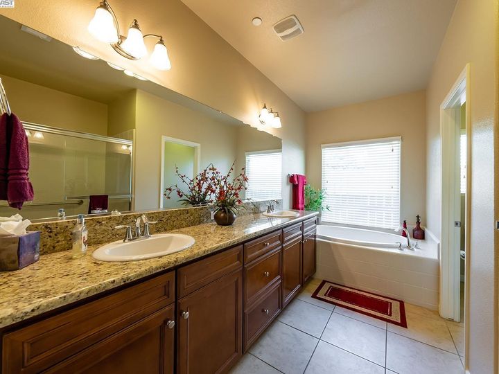 3075 N Carriage Ave, Fresno, CA | . Photo 28 of 40