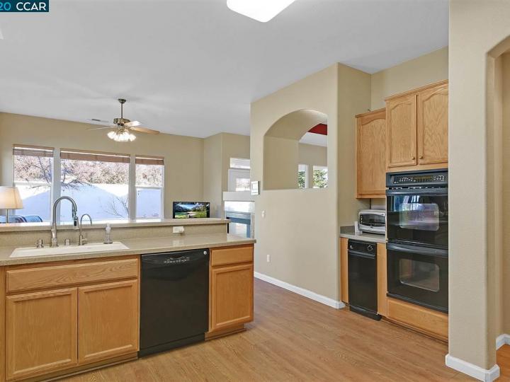 310 Gladstone Dr, Brentwood, CA | Summerset 2. Photo 15 of 35