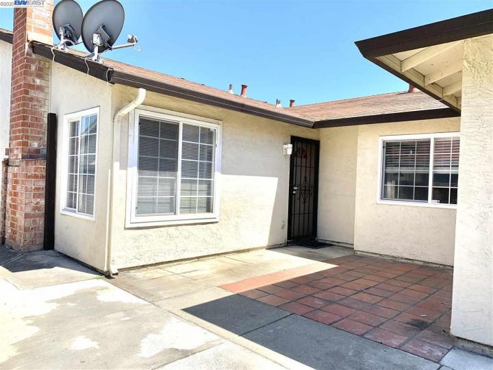 31260 Fredi St Union City CA Multi-family home. Photo 1 of 28