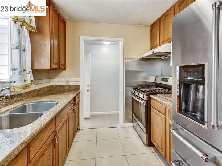 319 Ghormley Ave, Oakland, CA | Brookfield. Photo 11 of 36