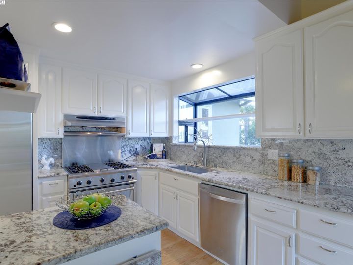 3621 Swallow Ct, Castro Valley, CA | 7 Hills. Photo 10 of 40
