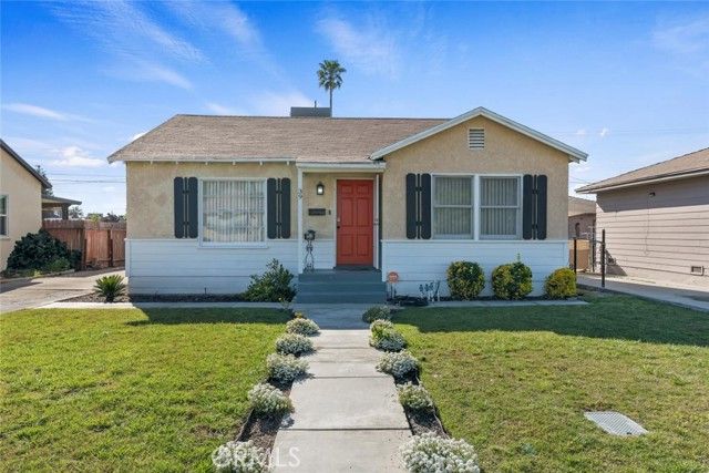 39 Myrtle St, Bakersfield, CA | . Photo 2 of 25