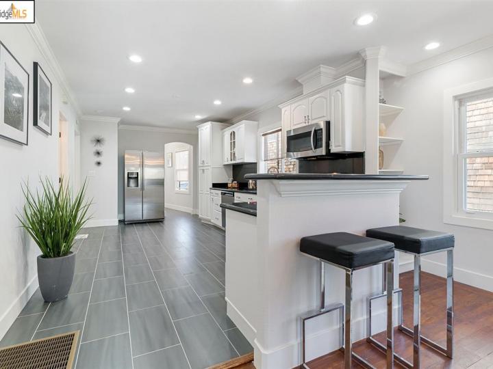 3909 Ruby St, Oakland, CA | Lower Temescal. Photo 13 of 39