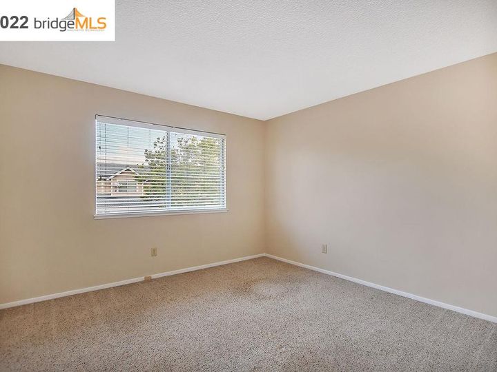 402 Shoreline Dr, Pittsburg, CA, 94565 Townhouse. Photo 15 of 30