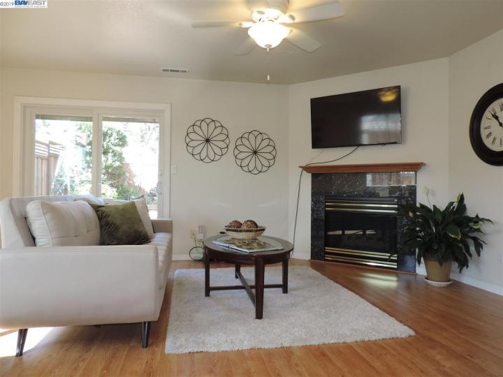 4386 James Ave, Castro Valley, CA | Upper Redwood. Photo 14 of 31