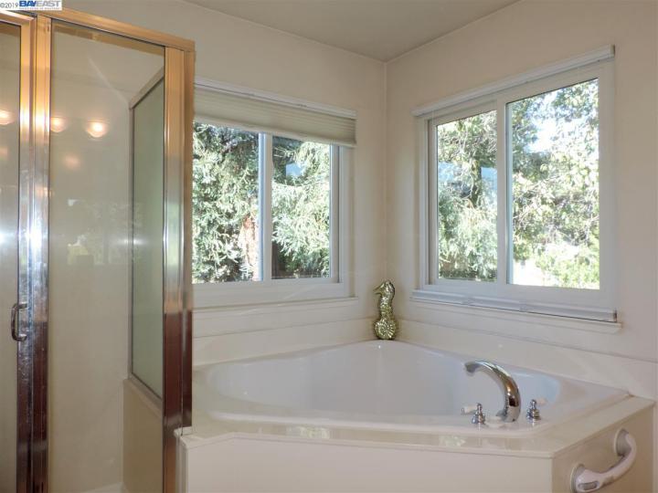 4386 James Ave, Castro Valley, CA | Upper Redwood. Photo 25 of 31