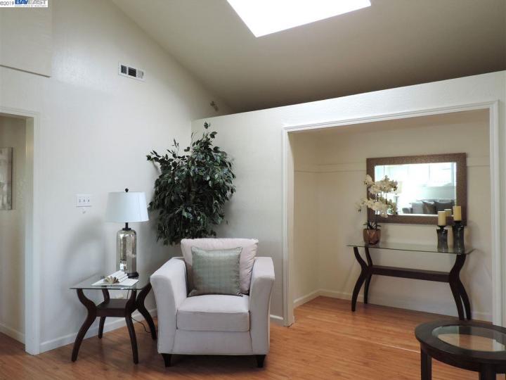 4386 James Ave, Castro Valley, CA | Upper Redwood. Photo 7 of 31