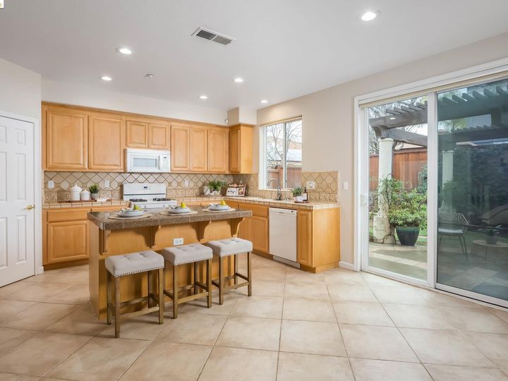 492 Montecito Dr, Brentwood, CA | Brentwood Hills. Photo 15 of 40