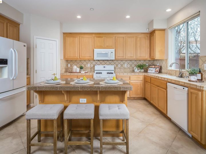 492 Montecito Dr, Brentwood, CA | Brentwood Hills. Photo 16 of 40