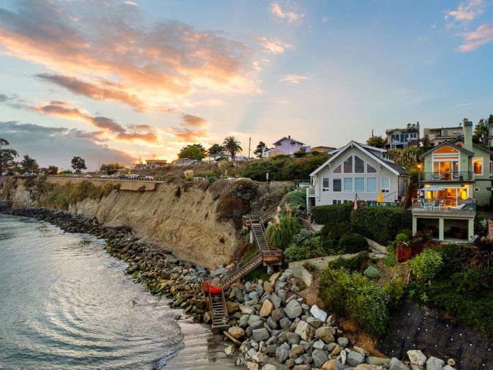 4930 Cliff Dr, Capitola, CA | . Photo 6 of 60