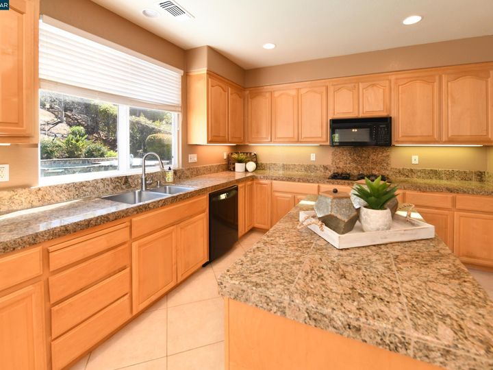 5391 Fernbank Dr, Concord, CA | Crystal Ranch. Photo 11 of 59