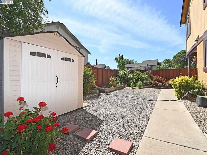 5474 Treeflower Dr Livermore CA Multi-family home. Photo 32 of 36