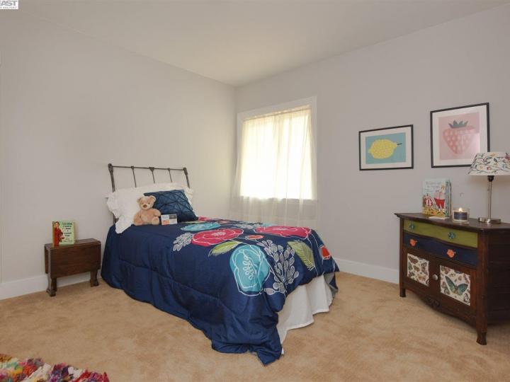 555 Lewis Ave, San Leandro, CA | Dutton Manor. Photo 17 of 27